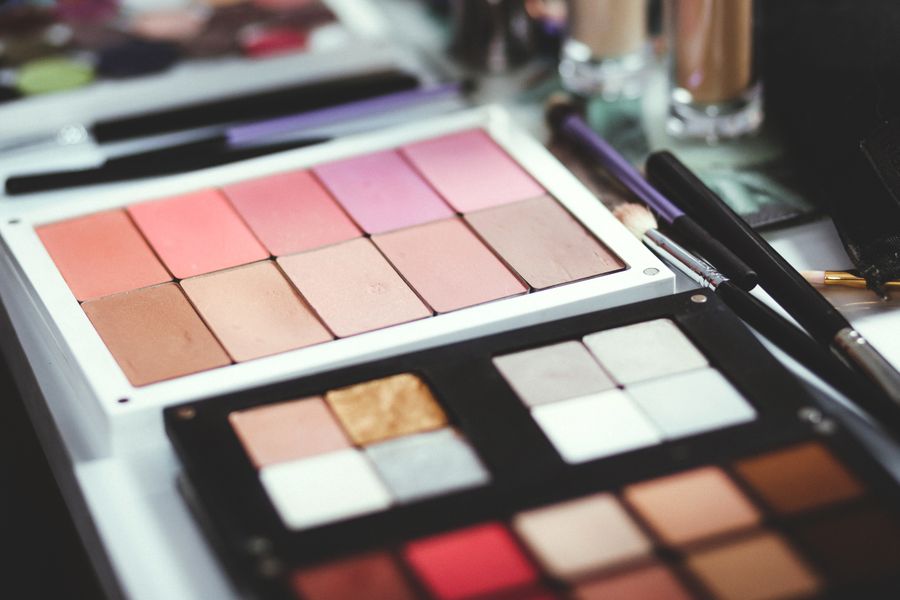 Black and white makeup pallets — Simple pricing, no watermarks, no gotchas resize-canvas mockup