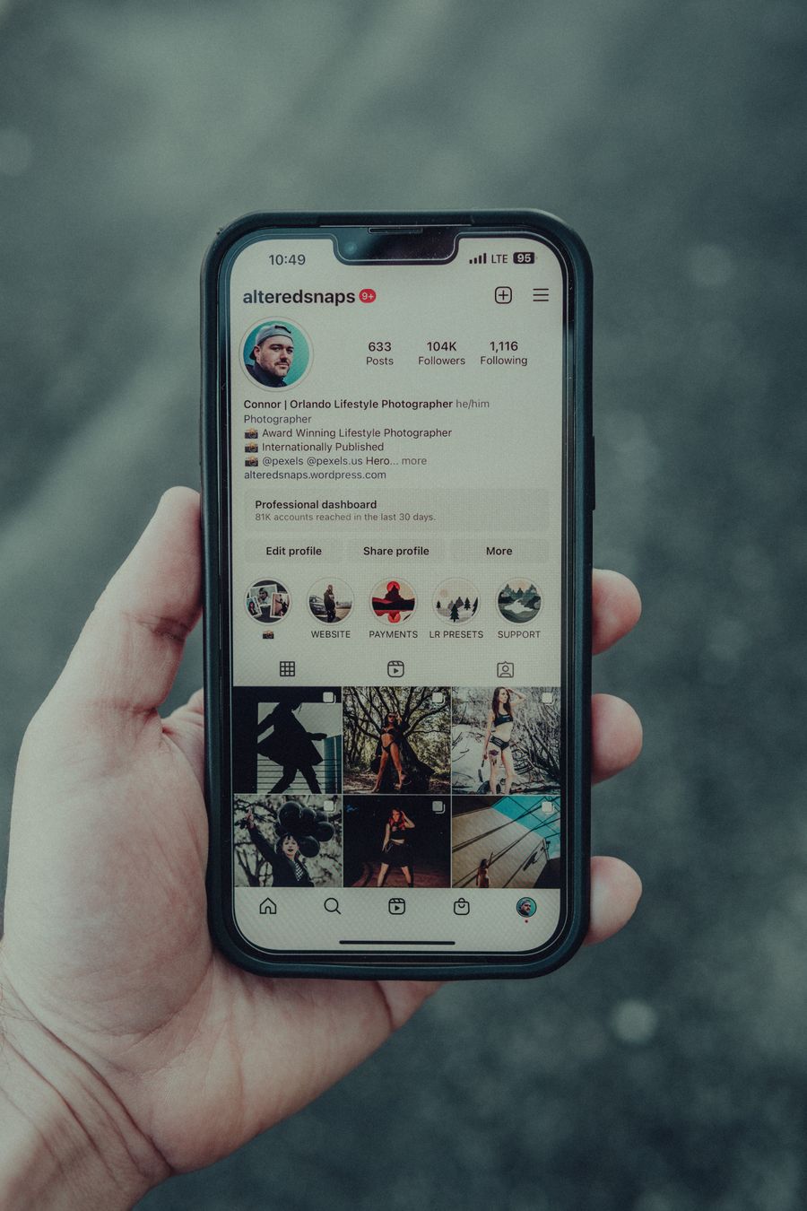 Smartphone with black frame — stock photo for Add Text