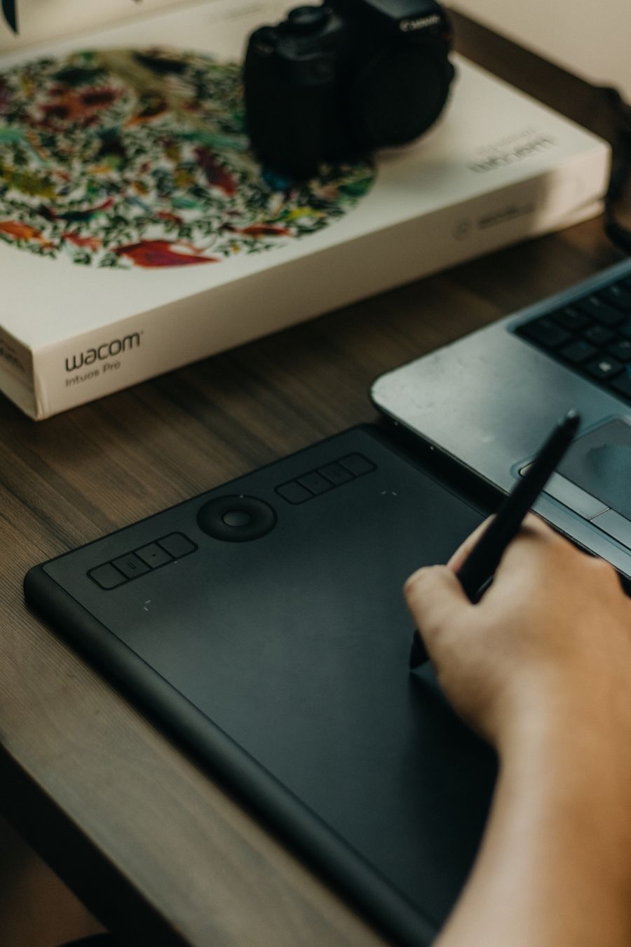 Drawing with stylus on wacom intuos pro m tablet — Documents templates export-dialog mockup