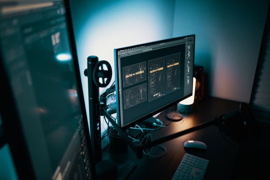 Design templates on a flat screen computer monitor — stock photo for Add Text
