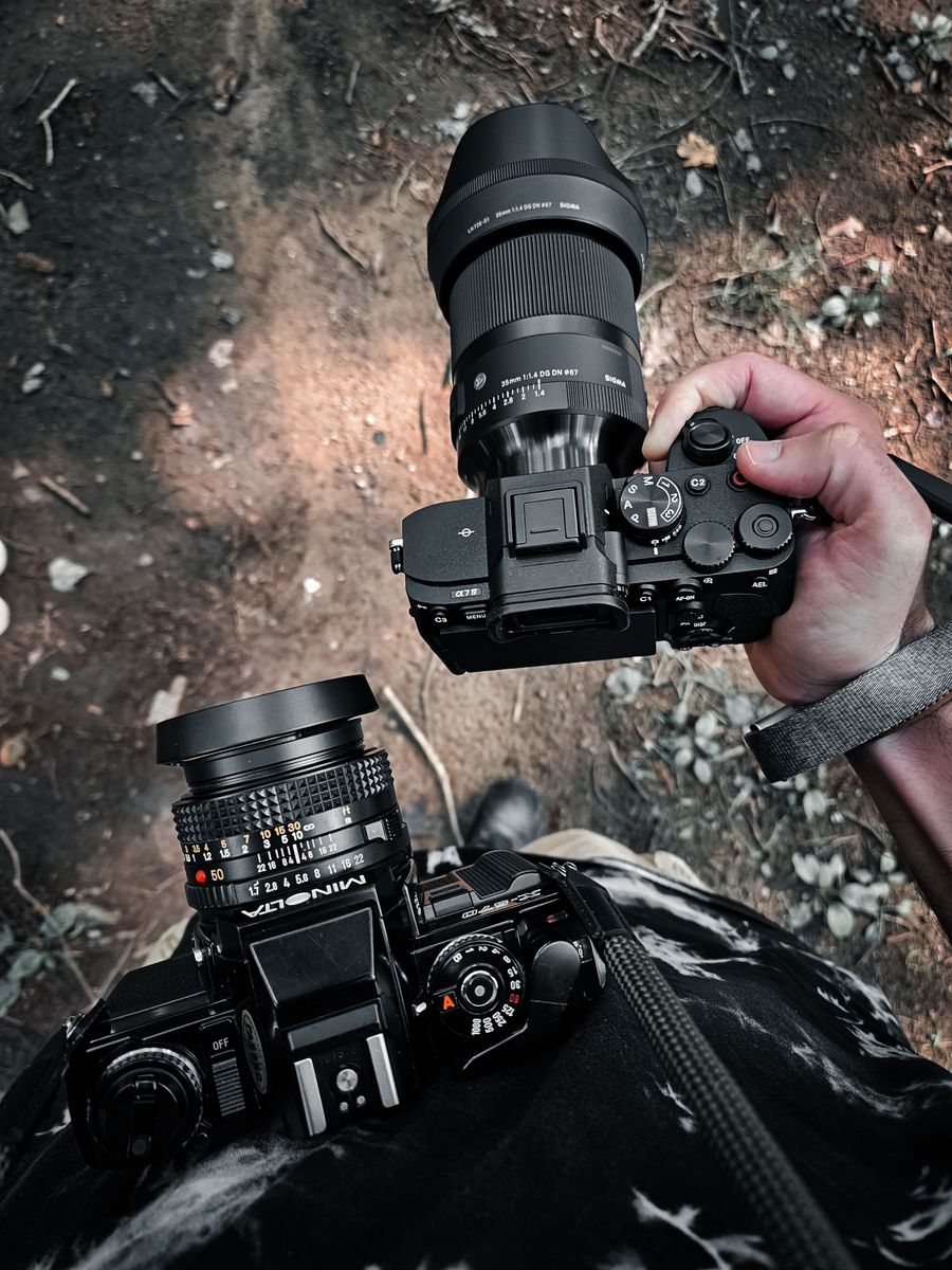 Man hand with cameras — stock photo for Video templates