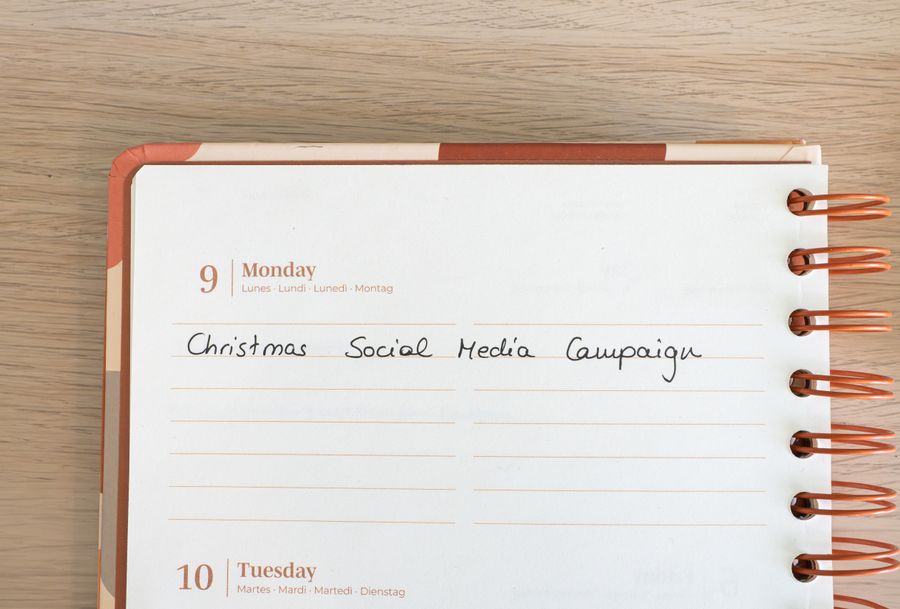 Christmas note in spiral planner — stock photo for Browse Design Templates