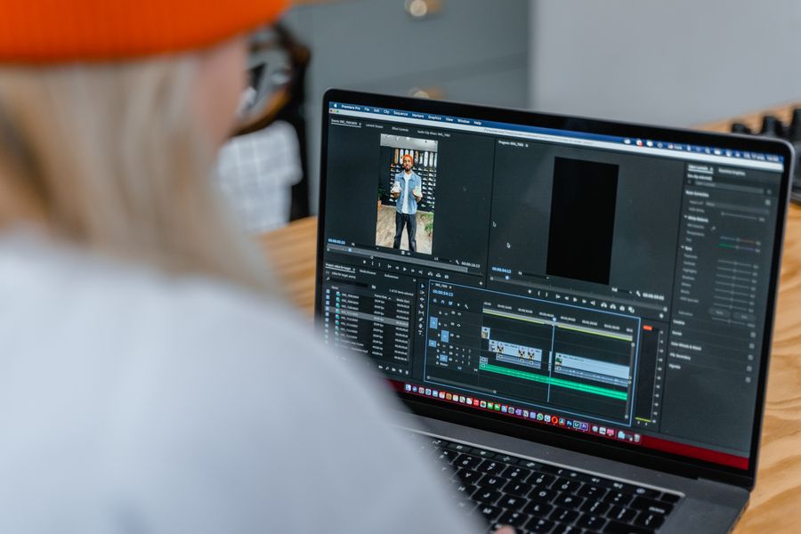 Doing business using a laptop — after Adjust an Image